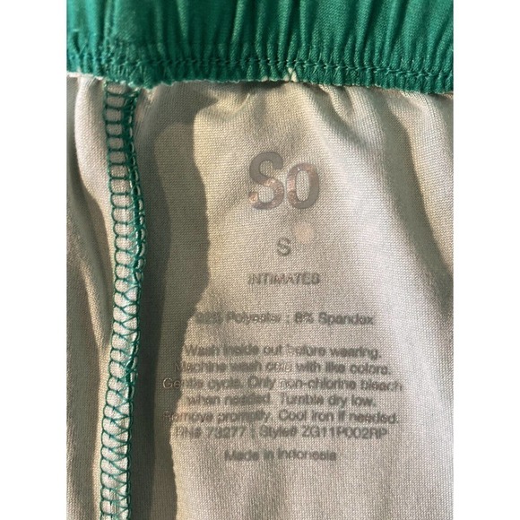 NWT SO 2 Piece Pajama Set Small Women’s Green Floral Shirt & Shorts MSRP $32 - Picture 9 of 12